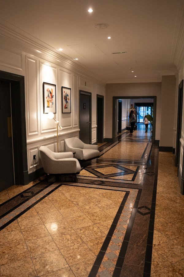 Les poignées de porte art déco : élégance et couleurs vives