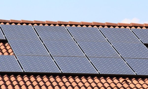 Panneau solaire photovoltaïque : l'évolution énergétique simple et efficace
